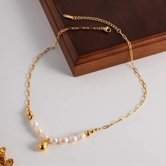 ◾️18K Gold Plated Natural Pearl Gold Bean Pendant Necklace - Picture 10 of 10